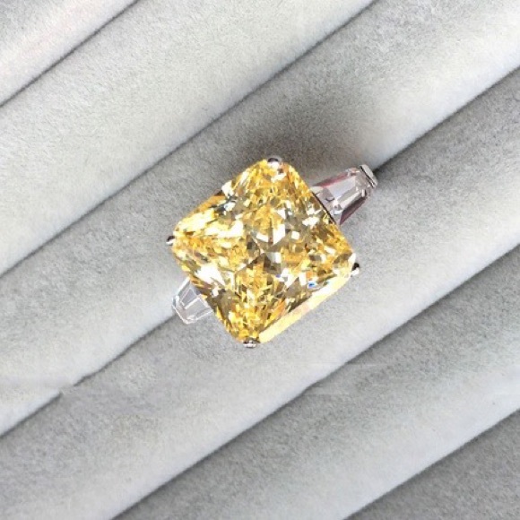 Stunning Yellow Rhinestone Square Adjustable Ring - Picture 3 of 6